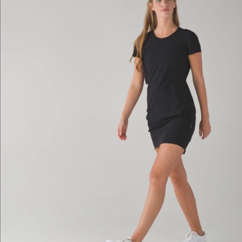 Lululemon &go Endeavor dress